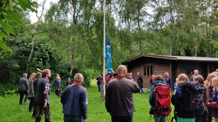 Samling om flagstangen